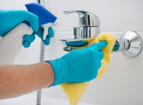 Deep cleaning carpet affected by pet urine odour in Canary Wharf